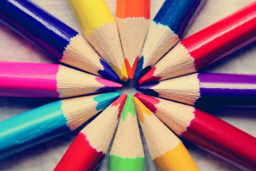 colored pencils, to paint, heart
